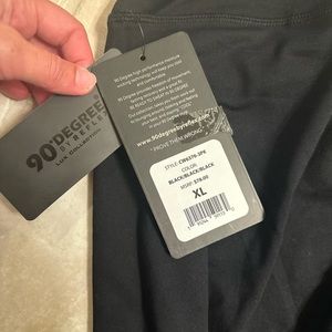 90 degrees Black legging
